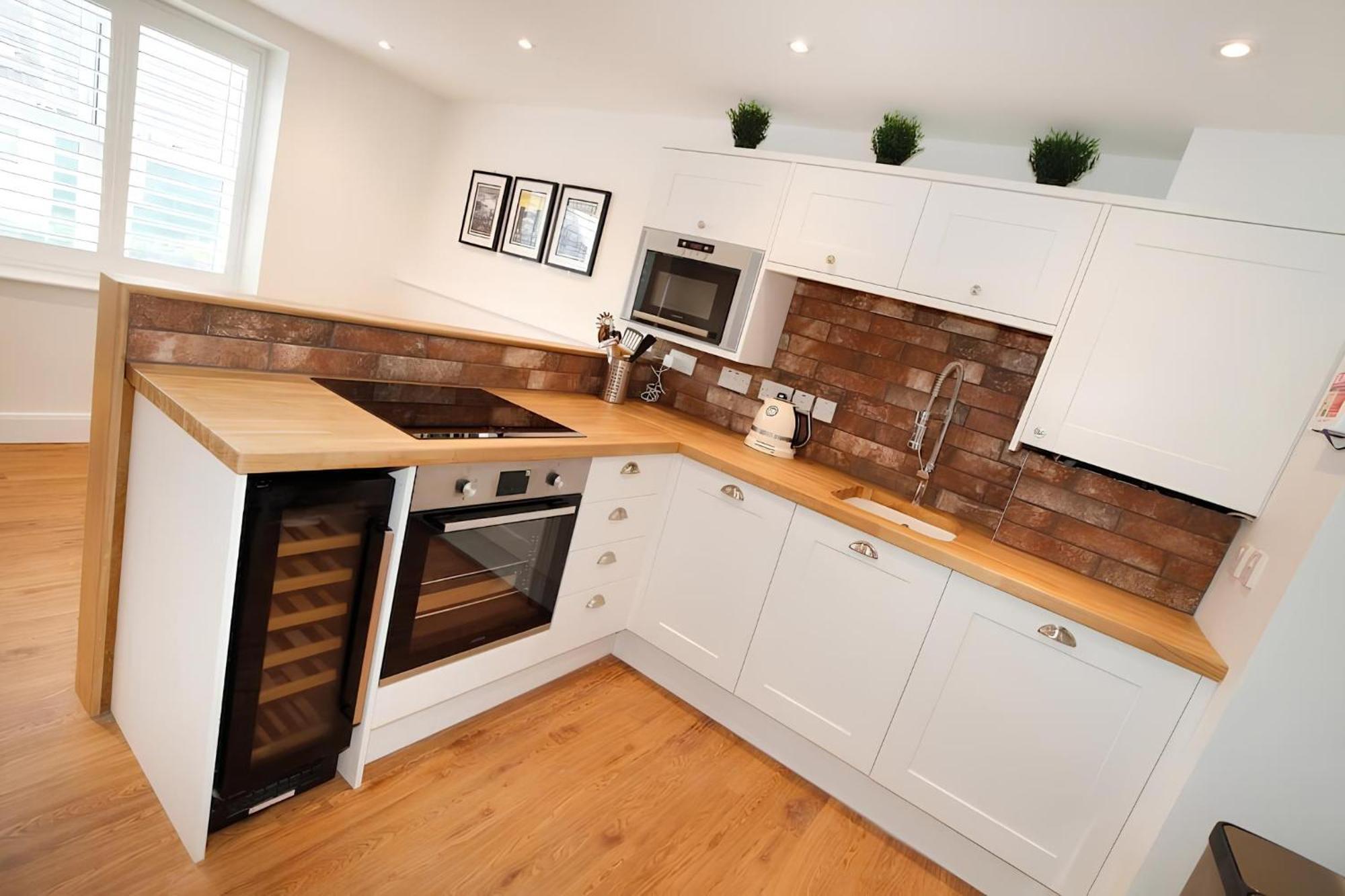 Tucked Away, Beach Access Sleeps 4 The Mumbles Esterno foto